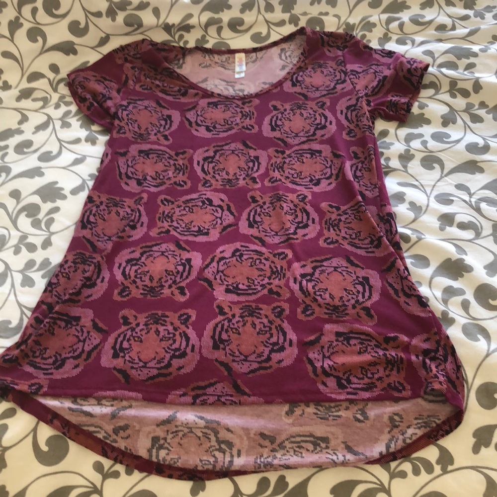 LuLaRoe Tiger classic tee